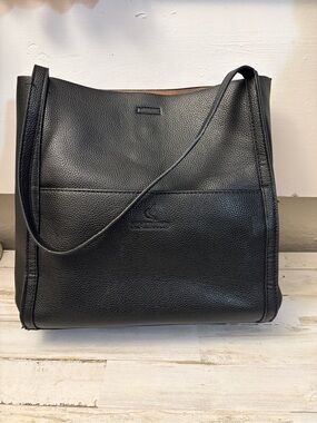 Leather Shoulder Tote Bag in Black - ZMBIRD